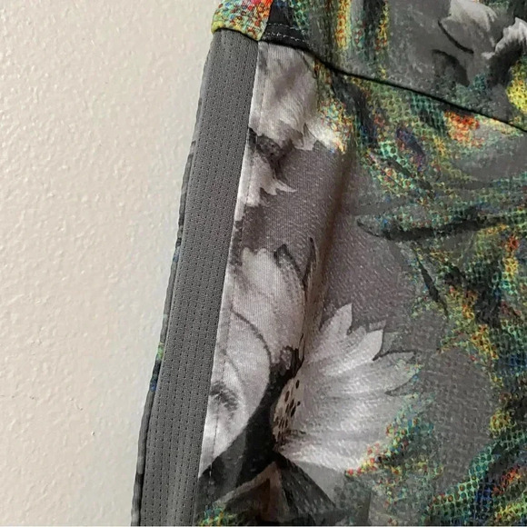 Adidas Energy Running Floral Crop Leggings Size Small Gray Climacool - Picture 12 of 13